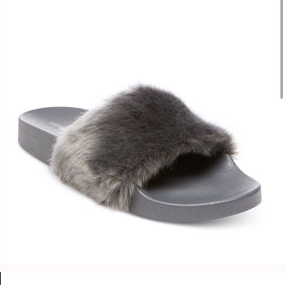 Grey faux fur Sandals
